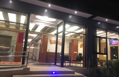 Pingtung Hotel | 105 m² Motel ∙ 5 guests