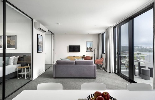 South Perth Apartment | 105 m² Serviced apartment ∙ 2 bedrooms ∙ 10 guests