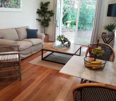 Orange House | 105A Sale St STYLISH IN THE HEART OF ORANGE