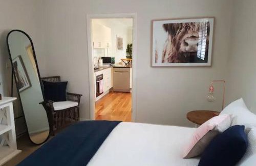 Orange House | 105A Sale St STYLISH IN THE HEART OF ORANGE