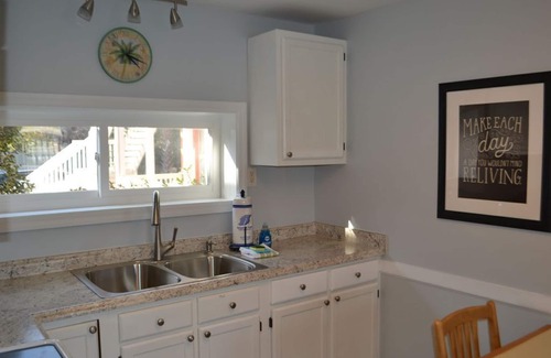 Isle of Palms Condo | #106 Beach Breeze 2Bd 2Bath 1st Floor Full Kitchen