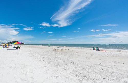 Madeira Beach House | 106 Beach Place Condos
