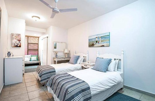 Sheffield Beach Apartment | 106 m² Apartment ∙ 2 bedrooms ∙ 4 guests