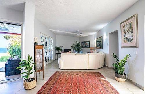Sheffield Beach Apartment | 106 m² Apartment ∙ 2 bedrooms ∙ 4 guests