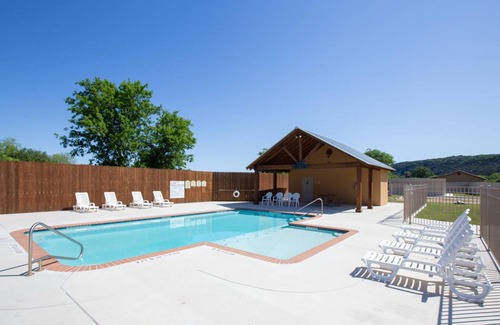 New Braunfels Condo | 106 m² Condo ∙ 2 bedrooms ∙ 6 guests