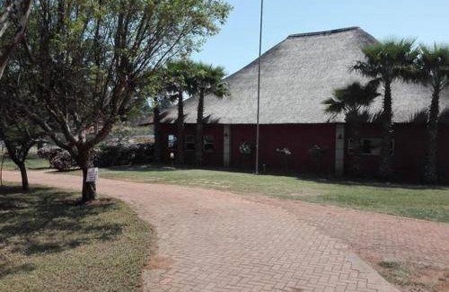 Piet Retief Cabin | 106 m² Lodge ∙ 4 guests