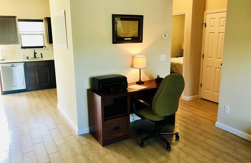 Hollister House | (106B) Blue Heron Getaway 2 bedroom 1.5 bathrooms
