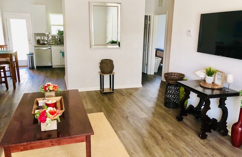 Hollister House | 107-B Flamingo Getaway