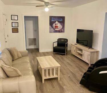 Sailboat Bend Apartment | 107 m² Apartment ∙ 3 bedrooms ∙ 7 guests