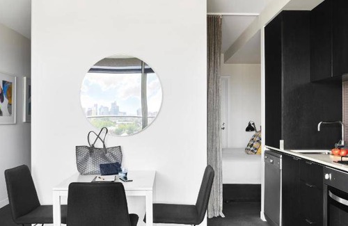 South Yarra Apartment | 107 m² Serviced apartment ∙ 2 bedrooms ∙ 8 guests