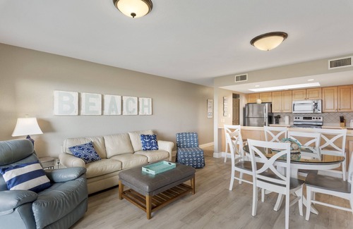 Destin Condo | 107- Pack your flip flops and unwind at the BEACH. Destin Beach Club