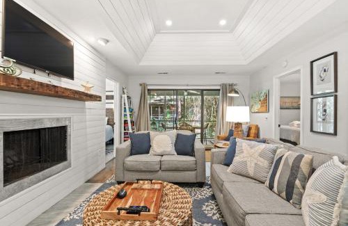 West Beach House | 1071 Sparrow Pond Cottage by Akers Ellis Rentals