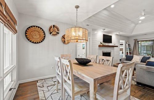 West Beach House | 1071 Sparrow Pond Cottage by Akers Ellis Rentals