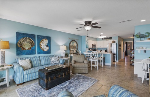 Fort Walton Beach - Destin Condo | 108- Bright and cheery REMODELED BEACH FRONT condo Destin Seafarer