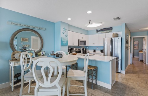 Fort Walton Beach - Destin Condo | 108- Bright and cheery REMODELED BEACH FRONT condo Destin Seafarer