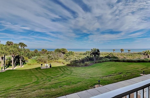 Palm Coast Condo | 108 m² Condo ∙ 2 bedrooms ∙ 6 guests