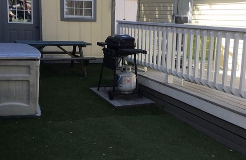 Surfside Beach House | 1088 - 2 BDR - 1 bath Close to the beach . Wi-Fi and Complementary Golf Cart