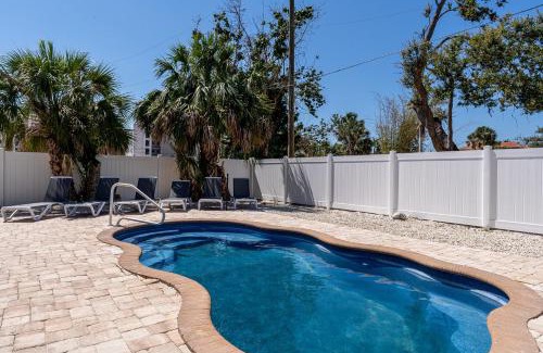 Mid Island House | 109 Gulfview Avenue - Beautiful Private Pool Home Mid Island home