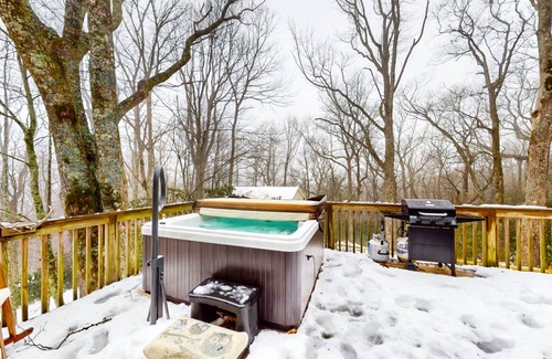 Blowing Rock Cottage | 109 m² Cabin ∙ 2 bedrooms ∙ 6 guests