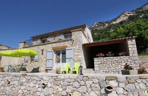 Sahune House | 109 m² Gîte ∙ 4 bedrooms ∙ 6 guests