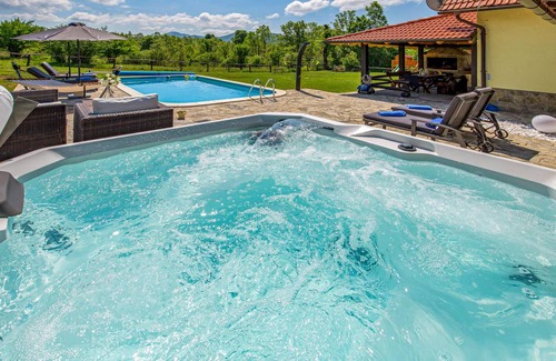 Lovinac House | 109 m² House ∙ 3 bedrooms ∙ 6 guests