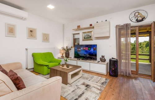 Lovinac House | 109 m² House ∙ 3 bedrooms ∙ 6 guests