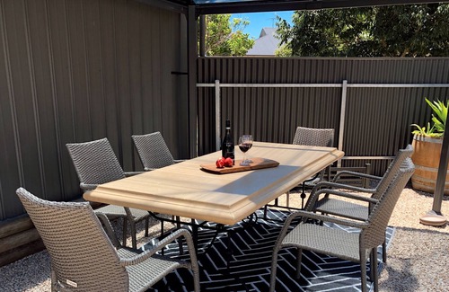 McLaren Vale House | @109 McLaren Vale - B&B perfectly located within walking distance of wineries!