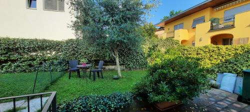 Morbio Inferiore Apartment | #10ilnumeroperfetto, independent entrance, private parking & garten