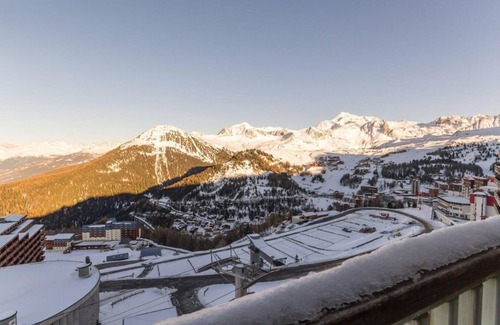 Aime Apartment | 10m from resort center, view mountain, balcony, tv, ski locker, 26m², La Plagne