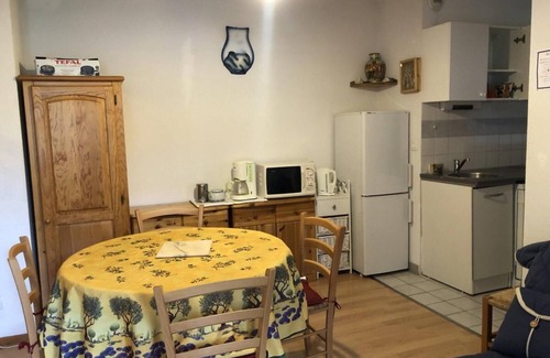 Le Sauze Apartment | 10m from resort center, balcony, parking, tv, ski locker, 30m², Sauze - Super Sauze