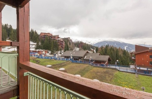 Arc-1800 Apartment | 10m from resort center, 2nd floor, view valley, balcony, tv, 33m², Les Arcs