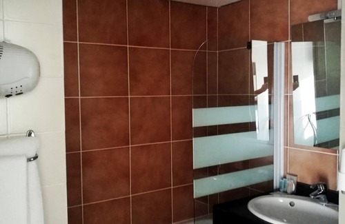 Sud Hotel | 10min du centre-ville! Chambre double comfortable