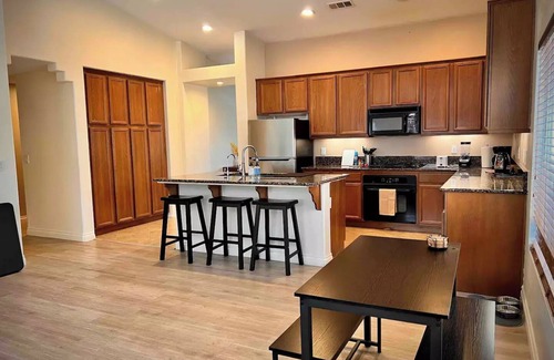 Hemet House | 10min Soboba Casino Hemet Home with Hot tub+Lots of Parking grg/rv/boat/ATV's