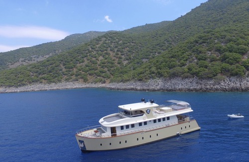 Gocek Boat Rental | 10pax capacity Luxury Yacht for Rent in Göcek, Fethiye | www.yachttogo.com