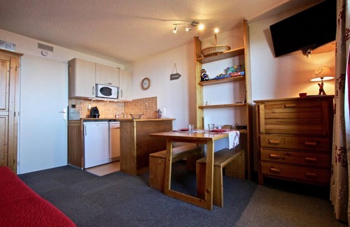 Chamrousse Apartment | 10th floor, balcony, parking, tv, ski locker, 21m², Chamrousse
