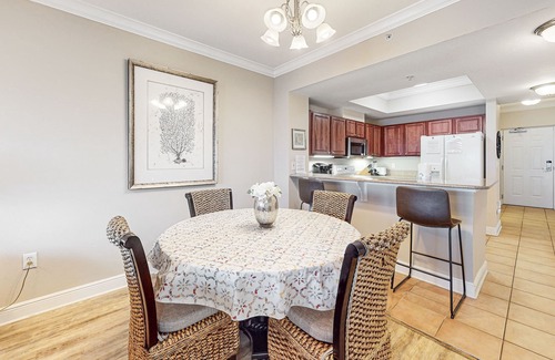 Gulf Shores Condo | 10th-floor condo with 2 pools, gym, beach views, & hot tub - snowbird-friendly