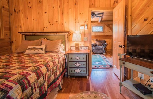 Cooperstown - Otsego Lake House | 11.4 miles to Dreams Park- AC, Game Room, Dock, Swim Deck, Kayaks, Canoe
