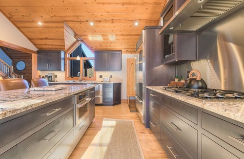 Fennville Cabin | 11 Acre Wood - Cabin getaway - fishing/swimming pond - hot tub