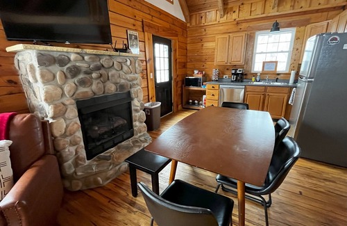 Slatyfork Farm Cabin | 11 Beech - Cozy, Pet-Friendly Cabin!