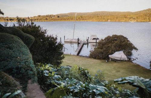 East Gosford House | 11 East Gosford Luxury Waterfront House with Private Wharf