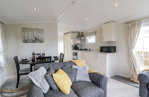 Cove Cottage | 11 MANSION VIEW, pet friendly, with a garden in Kilcreggan