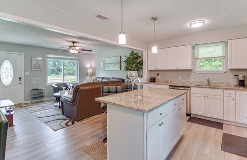 Foley Cottage | 11 Mi to Beaches: Peaceful Foley Home w/Yard