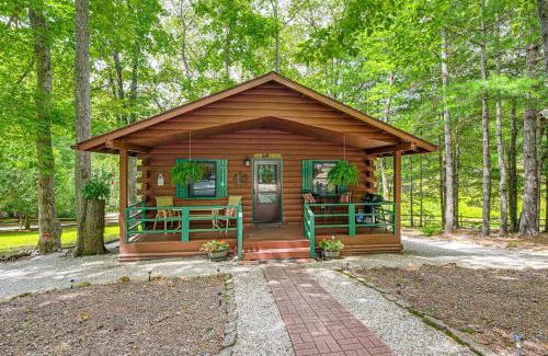 Franklin House | 11 Mi to Dtwn Franklin Cabin with Porch!
