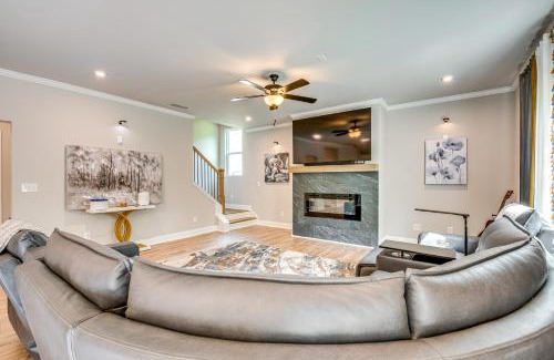Ben Hill House | 11 Mi to Dtwn Luxe Atlanta Retreat with Deck and Yard