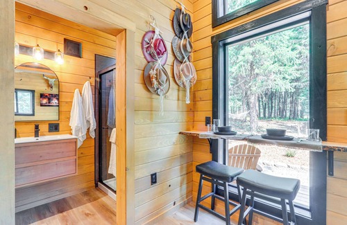 Athol Apartment | 11 Mi to Lake Pend Oreille: Wooded Cabin Escape!