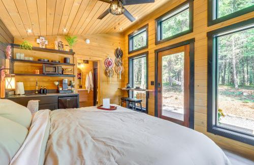 Athol Apartment | 11 Mi to Lake Pend Oreille Wooded Cabin Escape!