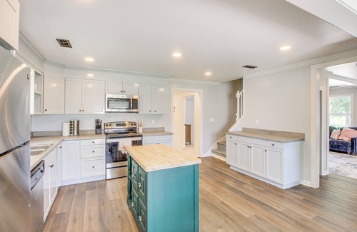 Holt Cottage | 11 Mi to Smithville Lake: Private Home Near Winery
