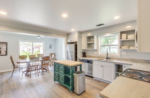 Holt Cottage | 11 Mi to Smithville Lake: Private Home Near Winery