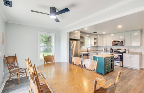 Holt Cottage | 11 Mi to Smithville Lake: Private Home Near Winery