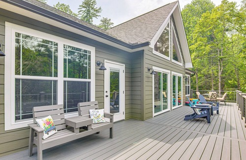Mill Spring Cottage | 11 Mi to State Park: Home w/Dock in Mill Spring!